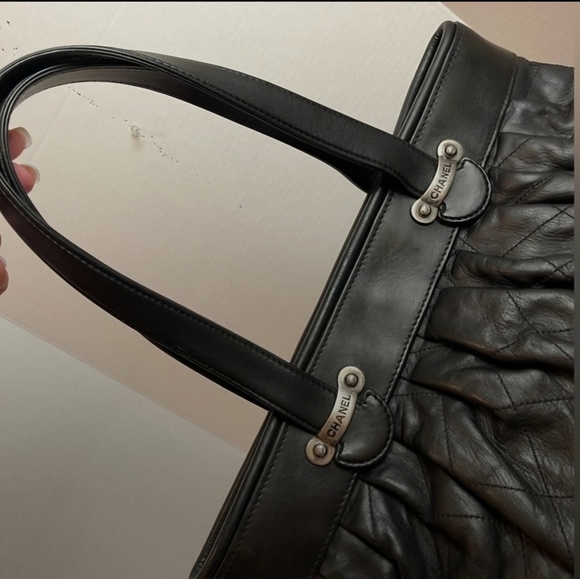 Chanel Black Diamond Stitch Lambskin Silvertone Large Shoulder Bag Tote - Picture 6 of 14